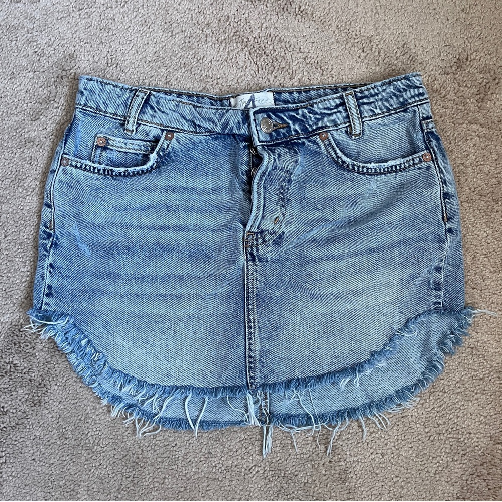 We The Free Sweet As Beach Denim Blue Frayed Hem Mini Skirt size 4